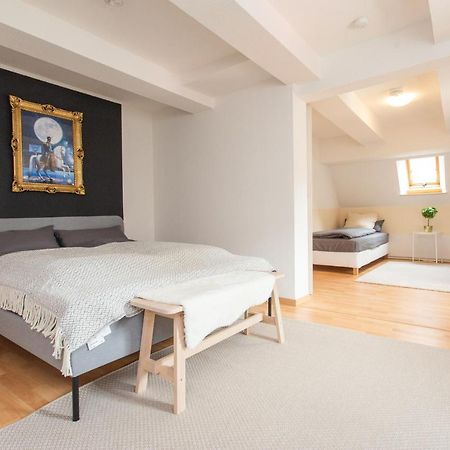 Fullhouse - Halle - Ku15 Apartments Екстер'єр фото